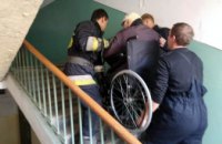 В Днепре спасатели оказали  помощь больному пожилому мужчине