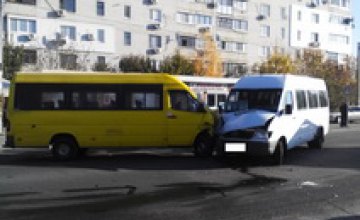 В Днепропетровской области столкнулись две маршрутки: 5 человек травмированы