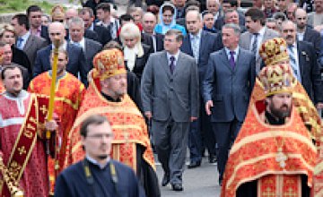 В Днепропетровске прошел крестный ход в память о погибших чернобыльцах