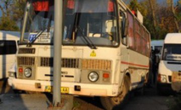 В Кривом Роге автобус убил ремонтировавшего его водителя 