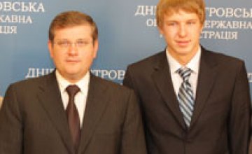 Александр Вилкул поздравил днепропетровского спортсмена Андрея Говорова со званием чемпиона Европы по плаванию