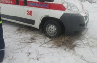 В Днепропетровской области спасатели вытащили «скорую» из снежного заноса