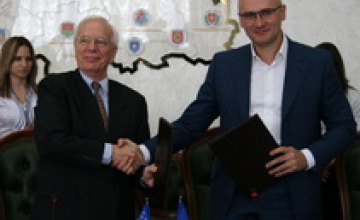 Днепропетровский облсовет и USAID подписали Меморандум о сотрудничестве в сфере энергоэффективности