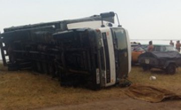 В Херсонской области ураган перевернул автобус и убил женщину