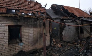 В Днепропетровской области дотла сгорел дом:  на пожарище нашли тело погибшего мужчины