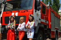 Спасатели Днепропетровской области в честь праздника сменили форму на вышиванки