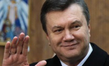 Виктор Янукович хочет поздравить украинцев с Новым Годом под елкой и со снегом