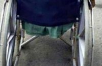 В Симферополе на вокзале амбал украл коляску прямо из-под инвалида