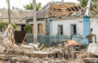 Мешканці Чаплиного розгрібають наслідки ворожих «привітань»: у селищі пошкоджені десятки будинків, ще два – зруйновані