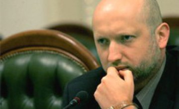 Александр Турчинов приостановил действие постановления парламента Крыма о проведении референдума
