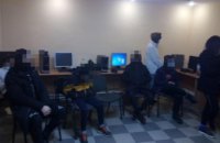 В Павлограде разоблачили нелегальный колл-центр: самому «старшему» сотруднику всего 17 лет