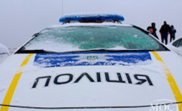В Днепропетровске под сильным снегопадом принесла присягу новая патрульная полиция города (ФОТОРЕПОРТАЖ)