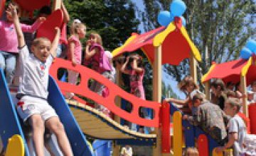В Днепропетровской области отремонтировали более 1,6 тыс. детских площадок