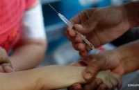 МОЗ планирует COVID-вакцинацию детей, но не всех