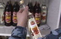 В Житомире правоохранители изъяли 2,5 тыc литров паленой водки