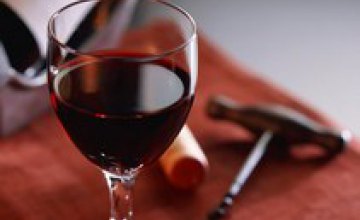 Большие винные бокалы провоцируют алкоголизм, - ученые