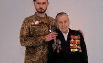 В Днепре участники Второй мировой и бойцы АТО приняли участие в фотопроекте «Ветеран – ветерану» 
