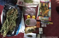 Под Днепром 35-летний мужчина хранил у себя дома наркотики и взрывчатку (ФОТО)