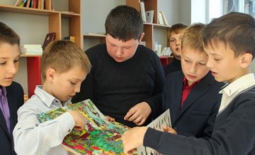 В осовремененном крыле Магдалиновской опорной школы открыли сразу три буккроссинга (ФОТО)