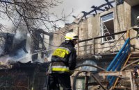 В Днепре на улице Жуковского горела крыша дома: есть пострадавшие (ФОТО)