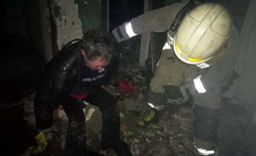 На Днепропетровщине во время пожара в заброшенном здании пострадал мужчина