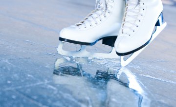 В Днепре для участников боевых действий и их семей устраивают катание на коньках