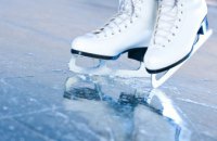 В Днепре для участников боевых действий и их семей устраивают катание на коньках