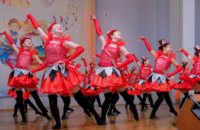 Очаровательные участницы коллектива «LeGrand» на творческом конкурсе «Z_ефір» объединят в ярком танце классику и современность