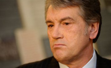 Виктора Ющенко обстреляли яйцами возле Печерского суда