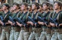 Отменим 8-е марта, розовый цвет, и вернем матриархат: эксперт из Днепра о необходимости постановки женщин на военный учет