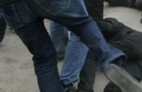 Избили и ограбили: в  Киеве на улице Ломоносова группа студентов напала на мужчину (ФОТО)