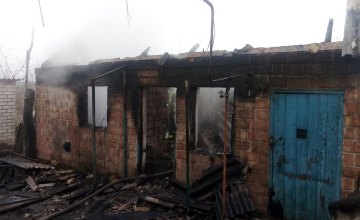 В Днепропетровской области сгорела летняя кухня: есть погибшие