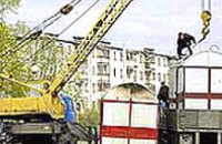 За прошедшую ночь милиция Днепропетровска демонтировала 10 нелегальных торговых киосков