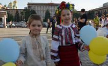 В Днепропетровске состоялся праздник вышиванок, организованный переселенцами (ФОТО)