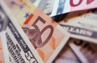 Торги на межбанке открылись снижением курса евро