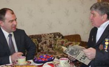 Дмитрий Колесников посетил героя-ликвидатора аварии на ЧАЭС 
