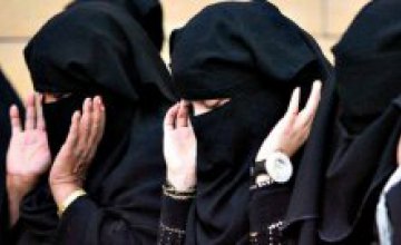Впервые в истории Саудовской Аравии женщины участвуют в выборах 