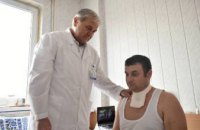 В больнице Мечникова двум раненным в шею бойцам восстановили разбитые гортань и трахею 