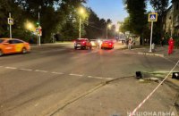 Полиция установила личность водителя ДПП на Калиновой, который врезался в машину и сбил двух пешеходов 