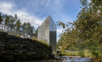 В Норвегии построили уборную с видом на водопад (ФОТО)