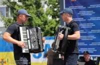 Дует рятувальників-акордеоністів, професійні актори та співаки: у Дніпрі для надзвичайників влаштували концерт (ВІДЕО)