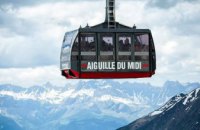 Несколько десятков туристов провели ночь в кабинке фуникулера в Альпах