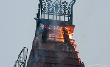 Пожар в центре Днепропетровска: горит гостиница «Гранд отель Украина» 