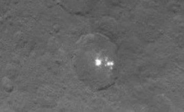  Космический зонд Down приблизился к загадочным пятнам на Церере (ФОТО)