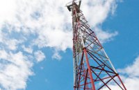 В Винницкой области мужчина три часа просидел на 60-ти метровой  вышке сотовой связи (ВИДЕО)