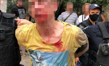 В АНД районе Днепра мужчина бросил гранату: пострадали двое мужчин 