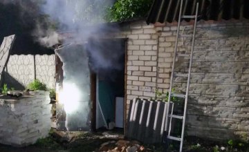 В Павлограде на территории частого дома произошел пожар: есть погибшие
