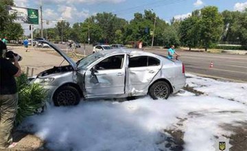 Повторение харьковской трагедии в Днепре: Skoda влетела в остановку (ФОТО)