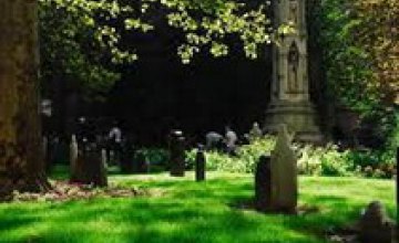 Последующее захоронения на закрытых кладбищах ставит под угрозу жизнь и здоровье людей живущих поблизости, - СЭС