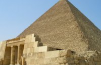Археологи обнаружили могилы строителей пирамид в Египте